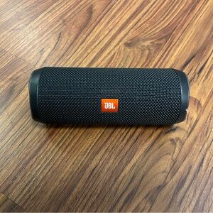 JBL Flip 4
